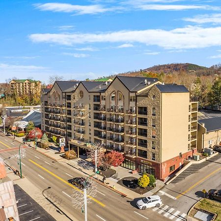 Black Bear Inn & Suites Gatlinburg Exterior photo